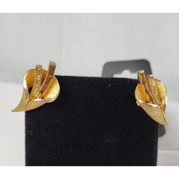 Vintage 1950's Cora Calla Lily Brown Yellow Baguette Rhinestone Clip-On Earrings - Picture 9 of 14
